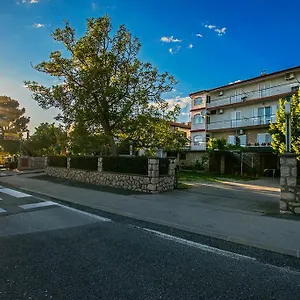 Diana And Apartman Stari Grad